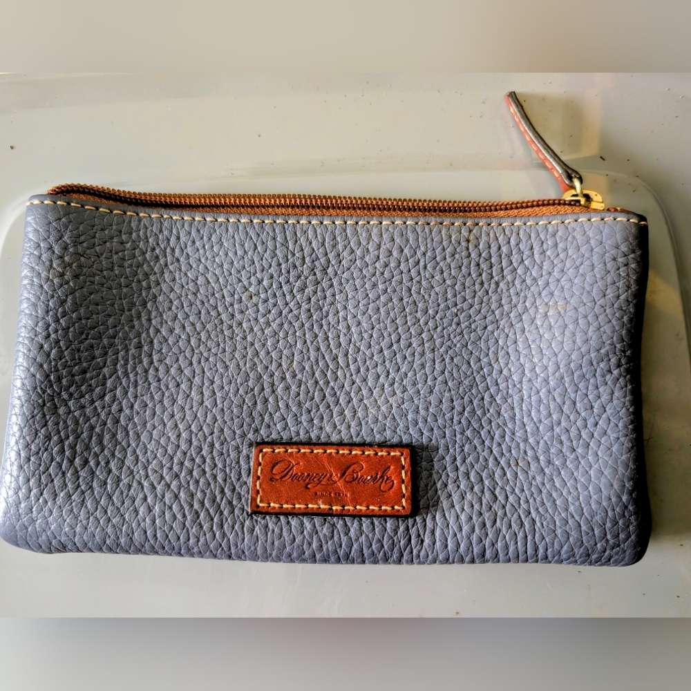 Dooney & Bourke Textured Gray Money Bag